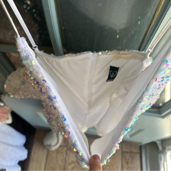 Windsor Kathy Iridescent Sequin Mini White Bridal Wedding V Neck Cocktail Dress - Picture 11 of 13